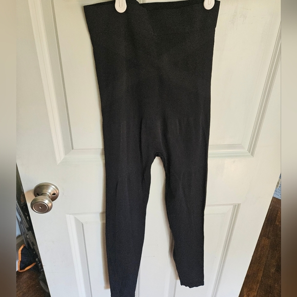 BLANQI Black Textured Leggings - Picture 2 of 3